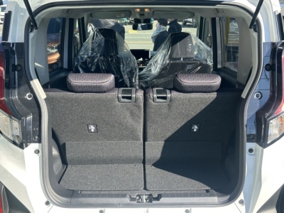 新型ムーヴ(ダイハツ)届出済未使用車 内外装写真他２