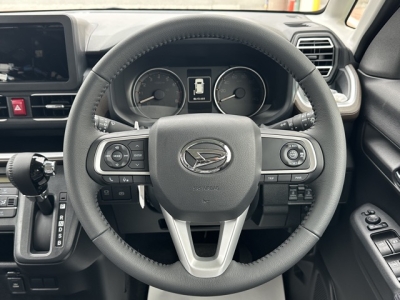 新型ムーヴ(ダイハツ)届出済未使用車 内外装写真