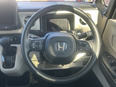 新型N-BOX(ホンダ)中古車 内外装写真