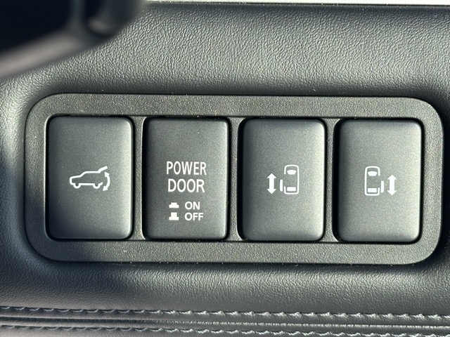 デリカD:5(三菱)登録済未使用車 18