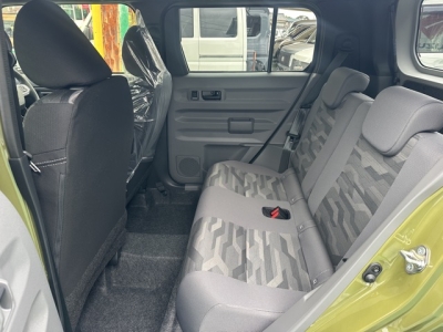 タフト(ダイハツ)届出済未使用車 後席内装