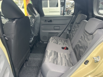 タフト(ダイハツ)届出済未使用車 後席内装