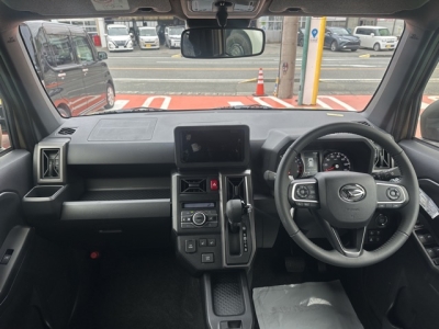 タフト(ダイハツ)届出済未使用車 後席から見た前席