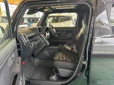 タフト(ダイハツ)届出済未使用車 後席内装