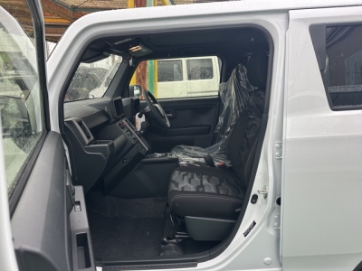 タフト(ダイハツ)届出済未使用車 前席内装