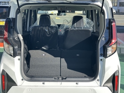 新型ムーヴ(ダイハツ)届出済未使用車 内外装写真他２