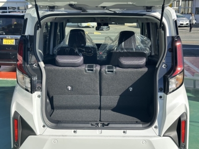 新型ムーヴ(ダイハツ)届出済未使用車 内外装写真他１