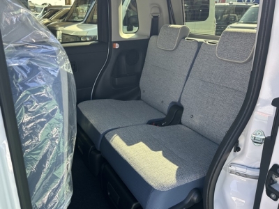 ムーヴキャンバス(ダイハツ)届出済未使用車 後席内装