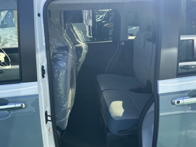 ムーヴキャンバス(ダイハツ)届出済未使用車 後席内装