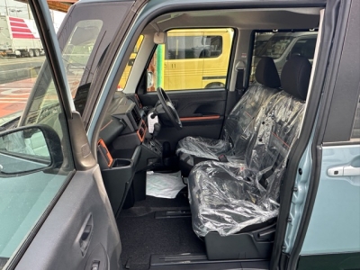 タントファンクロス(ダイハツ)届出済未使用車 前席内装