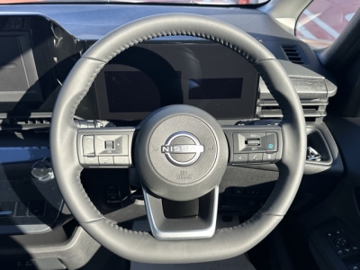 セレナ(ニッサン)登録済未使用車 内外装写真