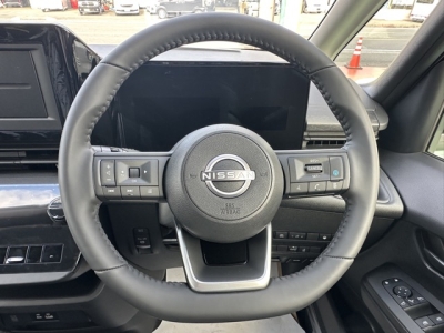 セレナ(ニッサン)登録済未使用車 内外装写真