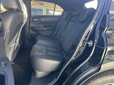エクリプスクロスPHEV(三菱)中古車 後席内装