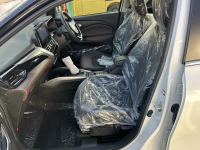 フロンクス(スズキ)登録済未使用車 前席内装