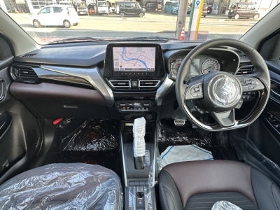 フロンクス(スズキ)登録済未使用車 後席から見た前席