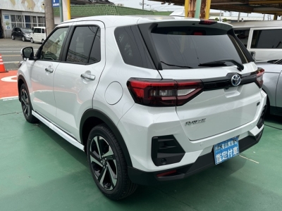 ライズ(トヨタ)登録済未使用車 後方