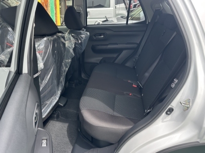 ライズ(トヨタ)登録済未使用車 後席内装