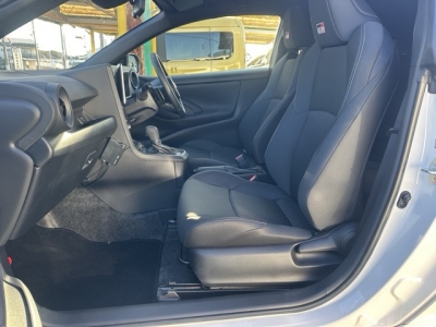 GRヤリス(トヨタ)中古車 前席内装