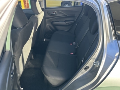 新型スイフト(スズキ)中古車 後席内装