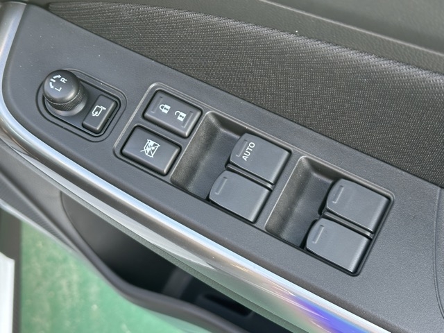 スイフト(スズキ)登録済未使用車 11