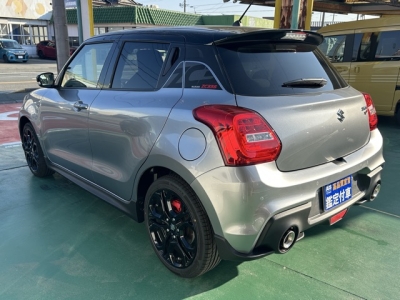 スイフトスポーツ(スズキ)登録済未使用車 後方