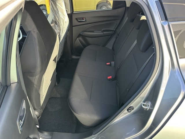 スイフト(スズキ)登録済未使用車 4