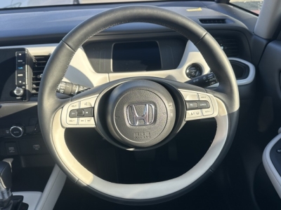 フィット(ホンダ)中古車 内外装写真