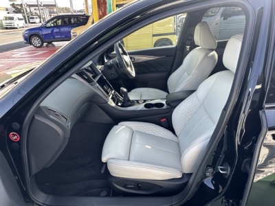 スカイライン(ニッサン)中古車 前席内装