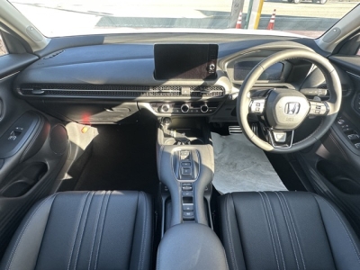 ZR-V(ホンダ)登録済未使用車 後席から見た前席