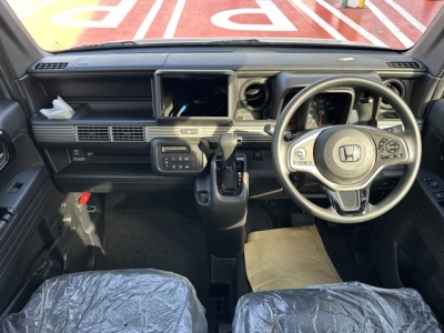 N-VAN(ホンダ)届出済未使用車 後席から見た前席