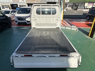 ピクシストラック(トヨタ)中古車 後席から見た前席