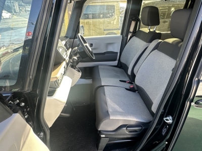 新型N-BOX(ホンダ)中古車 前席内装