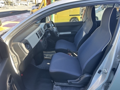 アルト(スズキ)中古車 前席内装