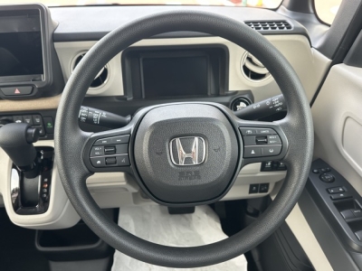 新型N-BOX(ホンダ)届出済未使用車 内外装写真