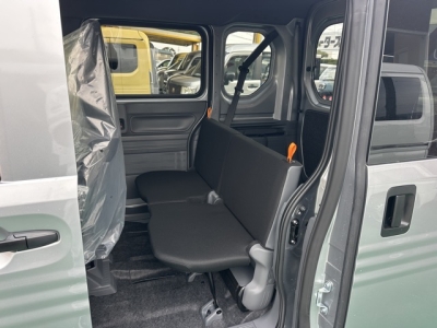 N-VAN(ホンダ)届出済未使用車 後席内装