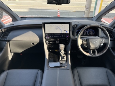 アルファードハイブリッド(トヨタ)中古車 後席から見た前席