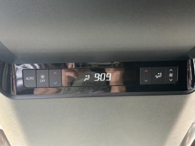 アルファードハイブリッド(トヨタ)中古車 内外装写真他