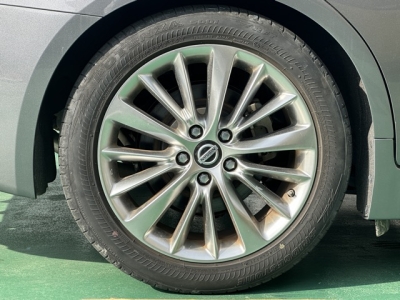 スカイライン(ニッサン)中古車 内外装写真他２