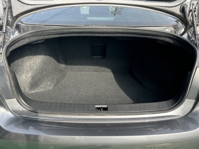 スカイライン(ニッサン)中古車 内外装写真他