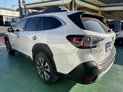 レガシィアウトバック(スバル)中古車 後方