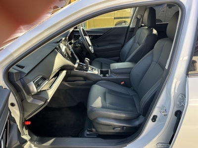 レガシィアウトバック(スバル)中古車 前席内装