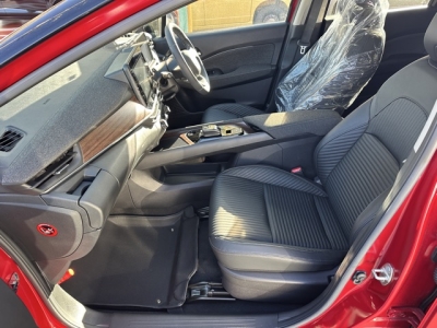 オーラ(ニッサン)中古車 前席内装