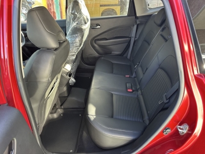 オーラ(ニッサン)中古車 後席内装