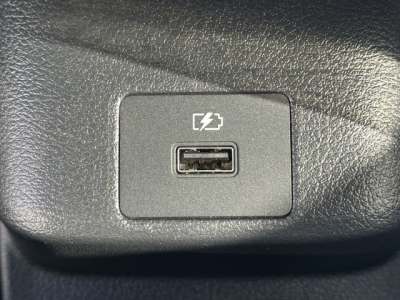 オーラ(ニッサン)中古車 内外装写真他