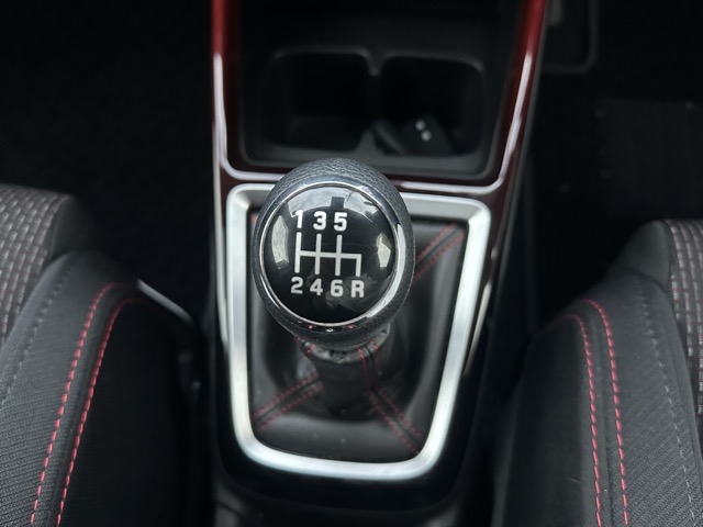 スイフト(スズキ)中古車 21