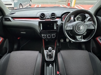 スイフトスポーツ(スズキ)中古車 後席内装