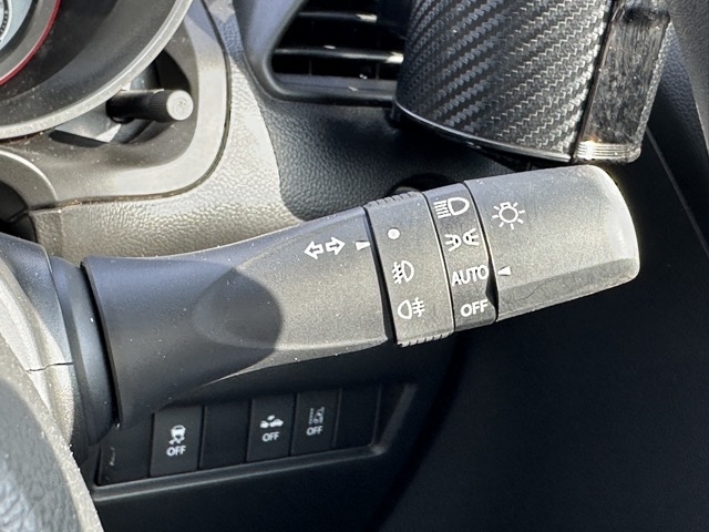 スイフト(スズキ)中古車 17