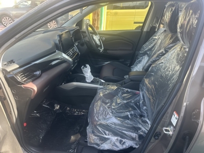 フロンクス(スズキ)登録済未使用車 前席内装