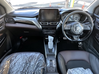 フロンクス(スズキ)登録済未使用車 後席から見た前席