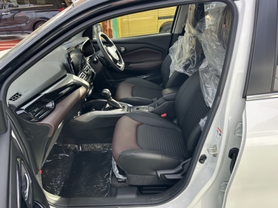 フロンクス(スズキ)登録済未使用車 前席内装